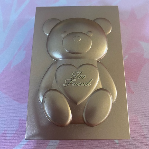 Too Faced Teddy Bare It All Bronzer - Picture 1 of 4